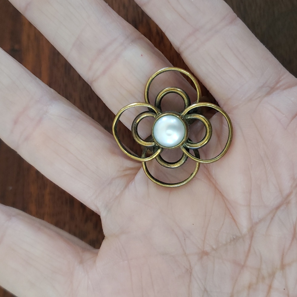 Vintage Antique Brass Pearl Flower Ring Dainty Boho Adjustable Cocktail Ring - Picture 8 of 10